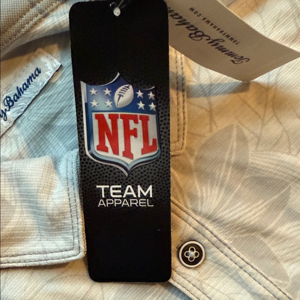 Tommy Bahama NFL Washington White Polo with Subtle Pattern - Picture 3 of 6